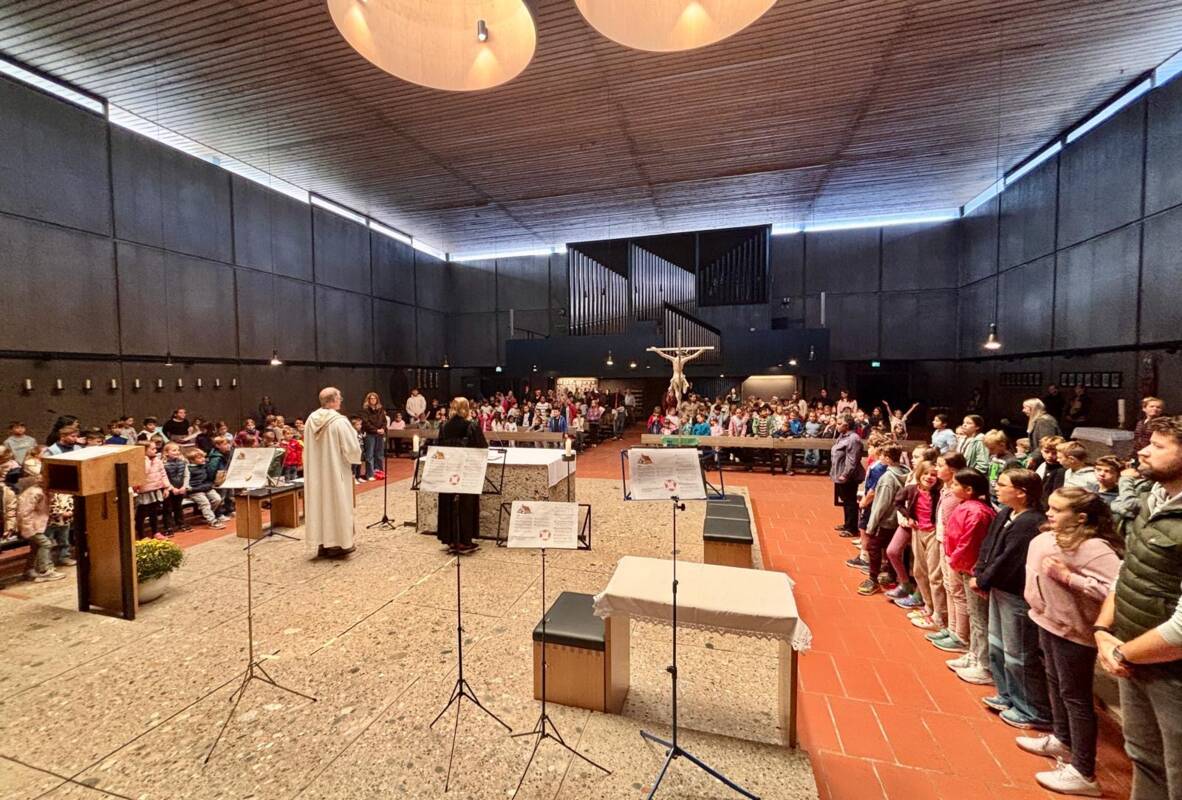 Schulanfangsgottesdienst - Bild 1